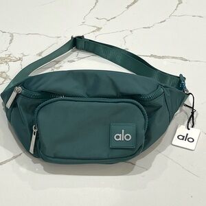 NWT ALO YOGA BELT BAG